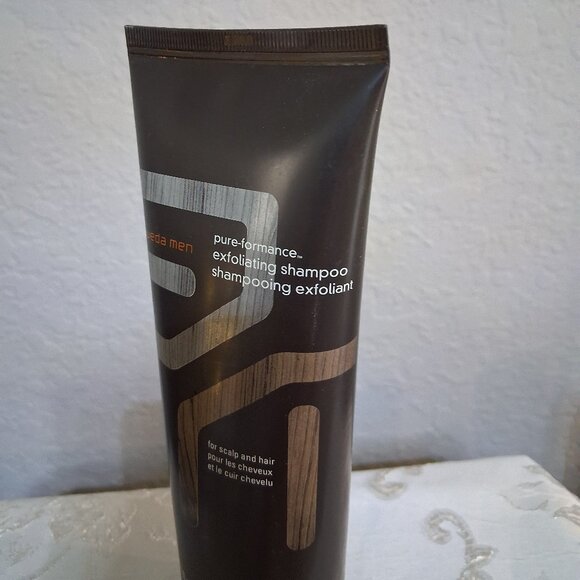 Aveda Men's Bundle Pure-formance Exfoliating Shampoo, Pomade, & Grooming Kit - Picture 4 of 15